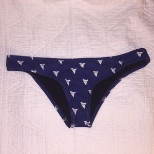 KOVEY Shark Tooth Bottom in Navy - M